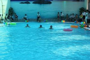 Bể bơi Tân Thiên